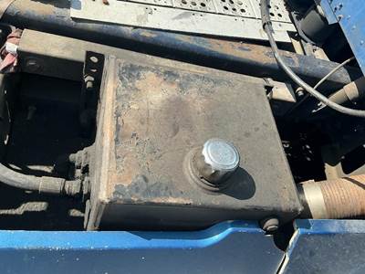 Freightliner FLD120 Hydraulic Tank / Reservoir