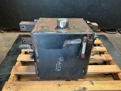 Freightliner FLD120 Hydraulic Tank / Reservoir