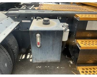 Ottawa Ottawa 4x2 Right Hydraulic Tank / Reservoir for a Ottawa 4x2