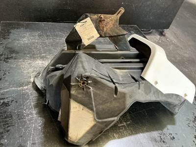 International LT625 Right Inner Fender