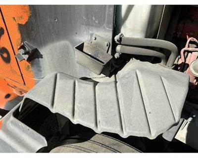 Mack CXU633T Right Inner Fender