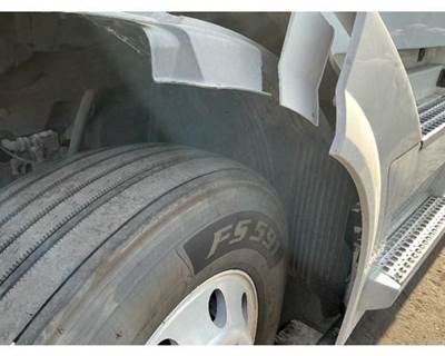 Volvo VNL Inner Fender