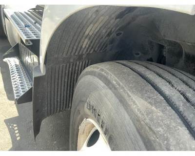 Volvo VNM Inner Fender