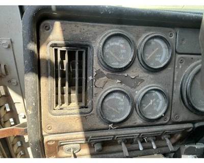 Freightliner FLC Instrument Panel Cluster