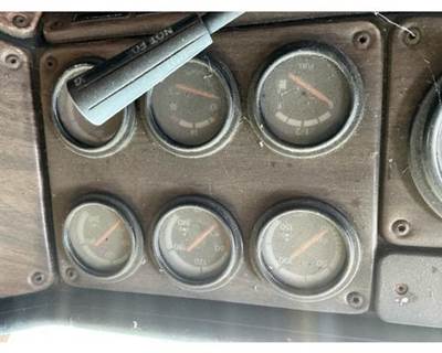 Freightliner FLC Instrument Panel Cluster