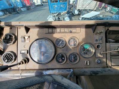 Mack Midliner MS250P Instrument Panel Cluster for a Mack MS250P