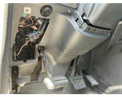 Mack Pinnacle CXU612 Left Instrument Panel Cluster for a Mack CXU612