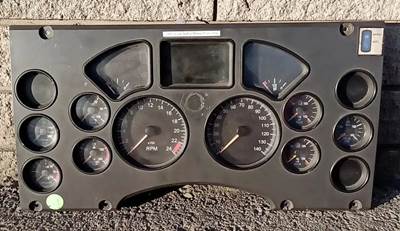 Mack Pinnacle CXU613 Instrument Panel Cluster for a Mack CXU613