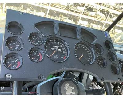 Mack Pinnacle CXU613 Instrument Panel Cluster for a Mack CXU613