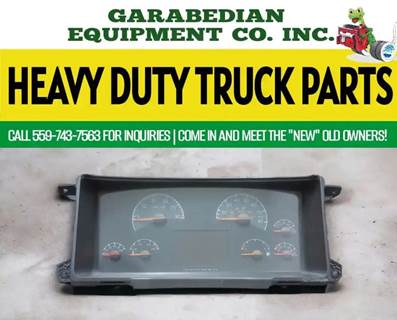 Volvo VNL670 Instrument Panel Cluster