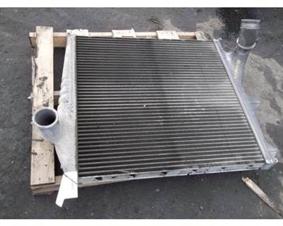 Volvo VNL Charge Air Cooler (ATAAC)