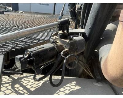 International COF-9670 Jack