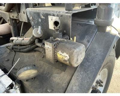 Peterbilt 320 Jack