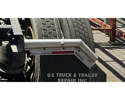 Used 2012 Freightliner Cascadia Right Aluminum Mud Flap