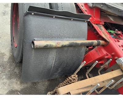 Used 2014 Freightliner Cascadia Right Mud Flap