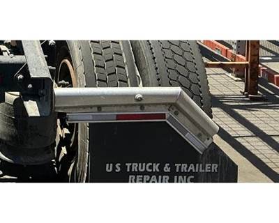 Used 2012 Freightliner Cascadia Right Aluminum Mud Flap
