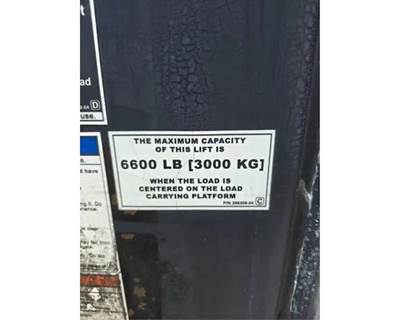 Maxon BMRA 66 6,600 lb Gravity Down Lift Gate for Hyundai Translead Dry Van