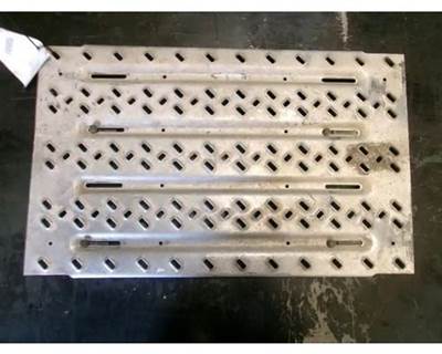 2015 Mack Pinnacle CXU613 Aluminum Deck Plate, 33"L x 20.5"W