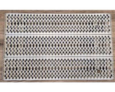 Used 2000 Peterbilt 379 Deck Plate 34"X21"X1.5"