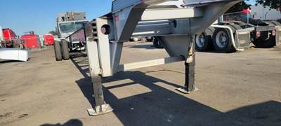 Landing Gear off Stoughton 53' Container Trailer Model# CC3GN-53T-S 