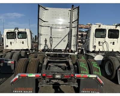 Used 2017 Volvo VNL Right Mud Flap