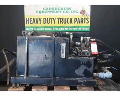 1996 Volvo XPEDITOR WX Left Side Hydraulic Tank Approx. 40 Gallon