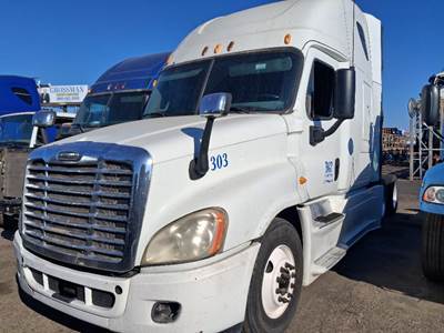 Freightliner Cascadia Truck