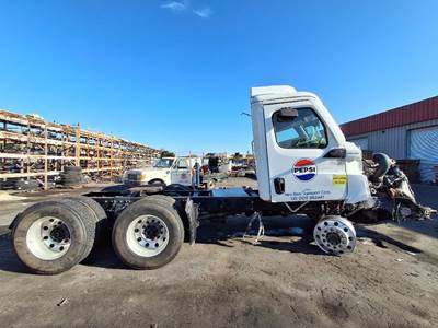 Freightliner Cascadia Truck