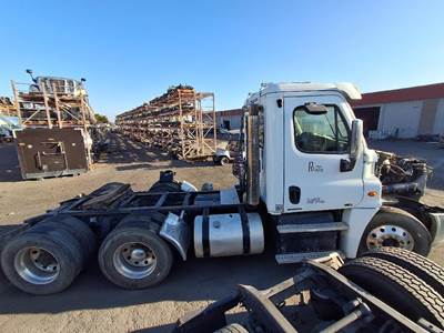 Freightliner Cascadia Truck