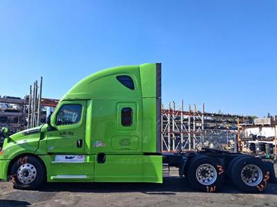 Freightliner Cascadia Truck