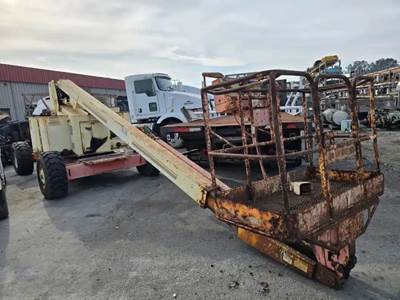 1990 JLG Model 60HA Telescoping Boom Lift
Max Height: 60'
Basket Weight