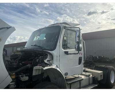 Freightliner M2 106 Power Steering Reservoir for a Freightliner M2 112