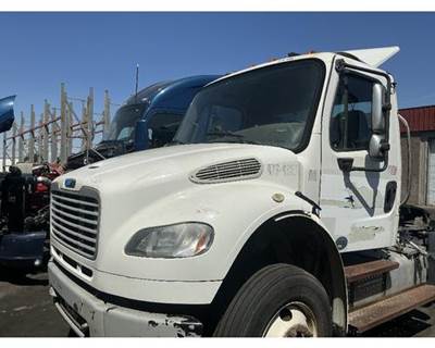 Freightliner M2 106 Power Steering Reservoir for a Freightliner M2 112