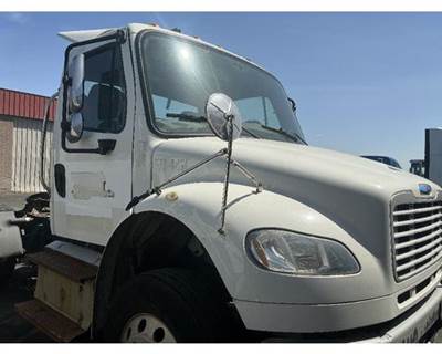 Freightliner M2 112 Power Steering Reservoir for a Freightliner M2 112 Medium Duty