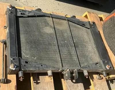 Sterling L8500 Radiator