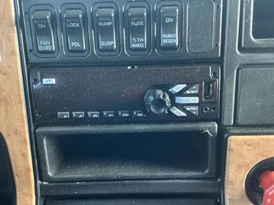 International ProStar Radio