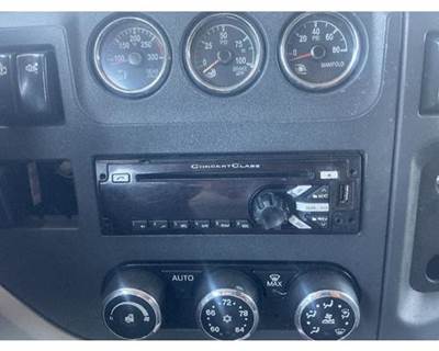 Peterbilt 579 Radio