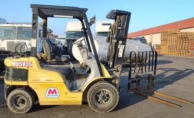 Caterpillar Salvage Truck