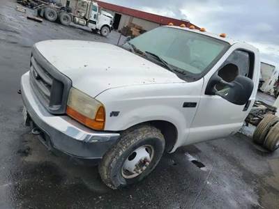 Ford F-350 Salvage Truck