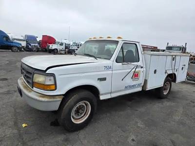 Ford F-350 Salvage Truck