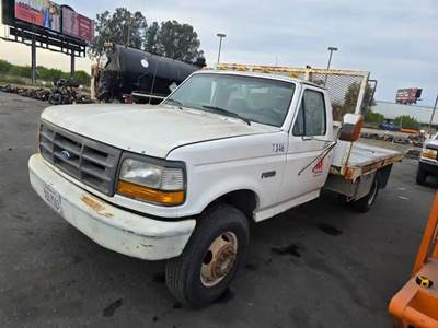 Ford F-450 Salvage Truck