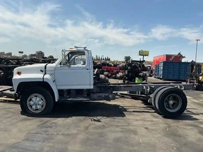 Ford F-700 Salvage Truck