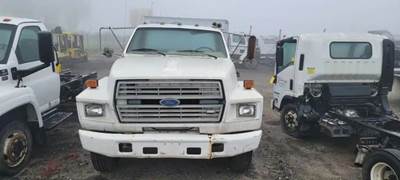 Ford F-800 Salvage Truck