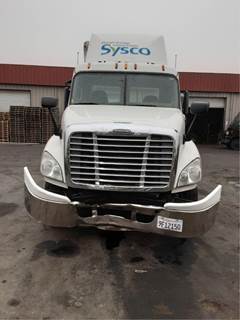 Freightliner Cascadia 125 Salvage Truck