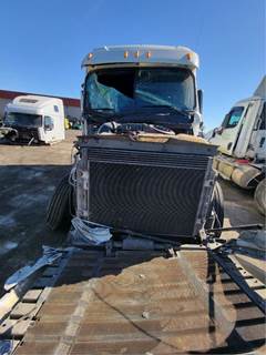 Freightliner Cascadia 125 Salvage Truck