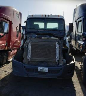 Freightliner Cascadia 125 Salvage Truck