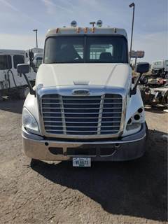 Freightliner Cascadia 125 Salvage Truck
