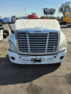 Freightliner Cascadia 125 Salvage Truck