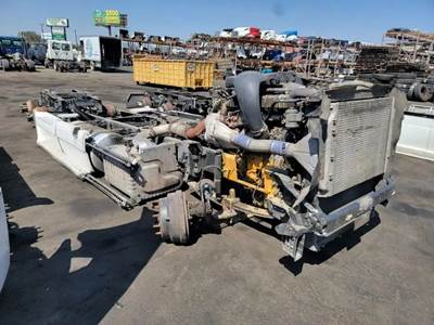 Freightliner Cascadia 125 Salvage Truck