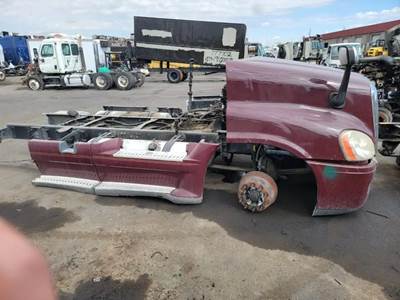 Freightliner Cascadia 125 Salvage Truck